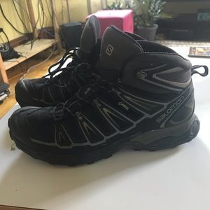 Gore Tex Salomon Hiking boots